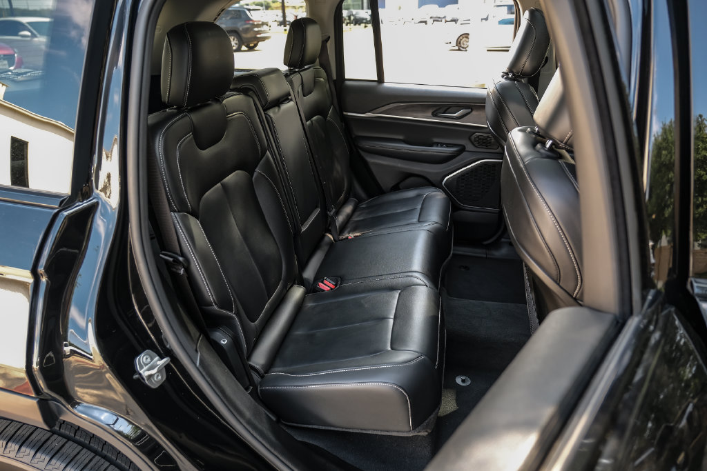 Used 2022 Jeep Grand Cherokee Limited AWD/4WD image 47