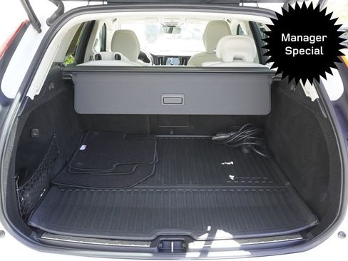 Used 2023 Volvo XC60 T8 Plus w/ Climate Package AWD/4WD image 31