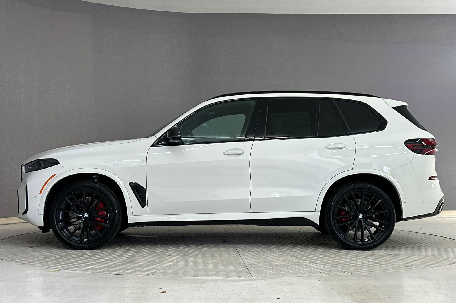 New 2026 BMW X5 sDrive40i w/ M Sport Package RWD image 2