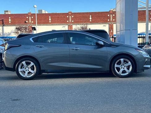 Used 2017 Chevrolet Volt LT image 3