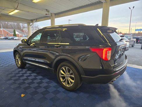 Used 2023 Ford Explorer Limited w/ Equipment Group 301A image 4