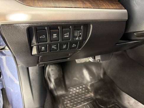 Used 2017 Subaru Outback 2.5i Limited image 13