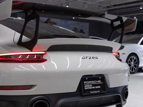 Certified 2018 Porsche 911 GT2 RS RWD image 34