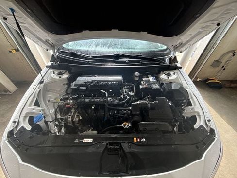 Used 2024 Hyundai Elantra SEL FWD image 25