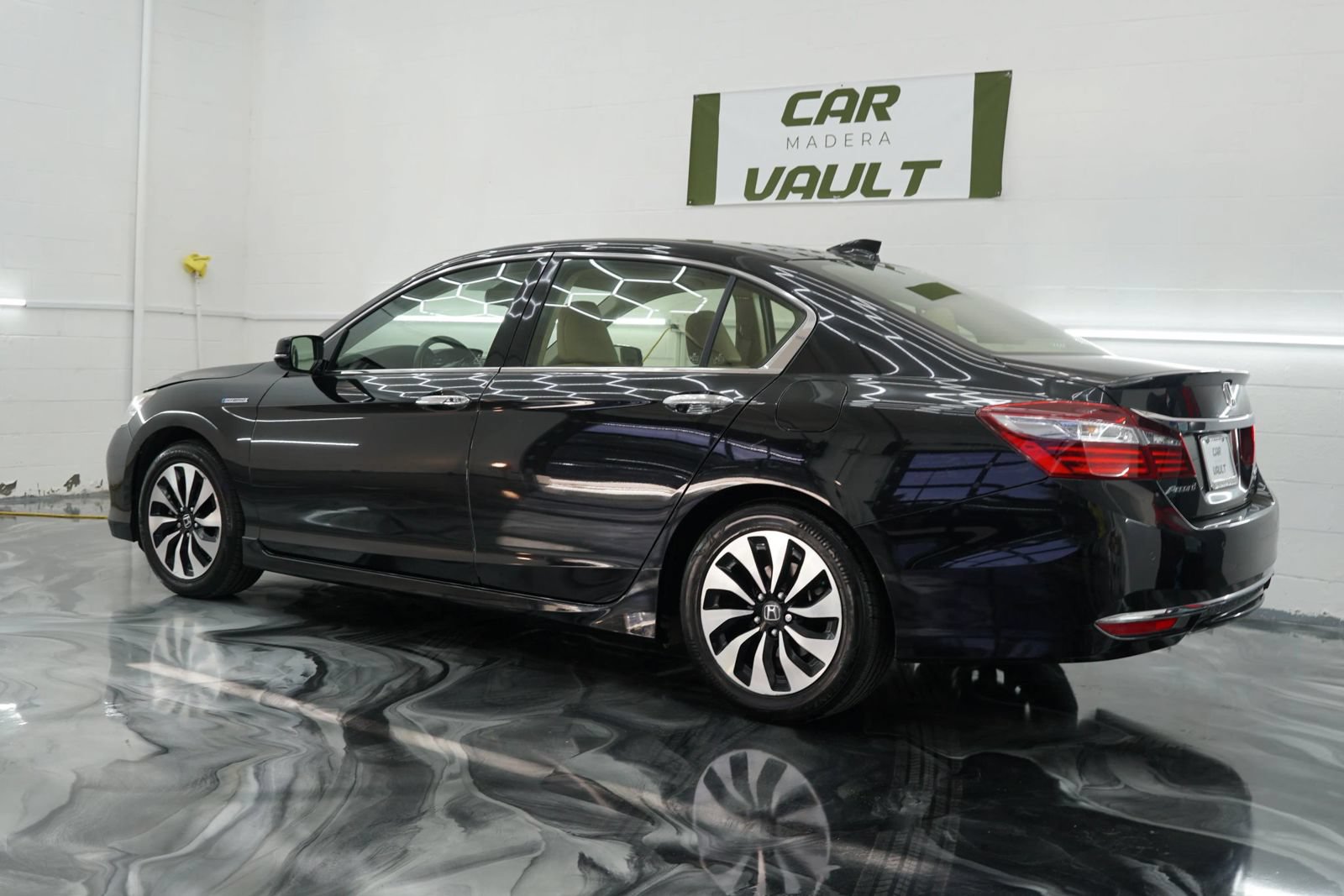 Used 2017 Honda Accord Touring image 39