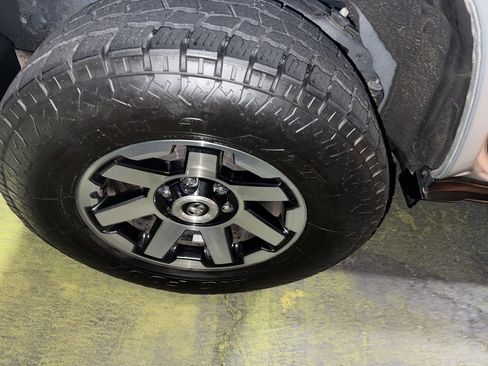 Used 2019 Toyota 4Runner TRD Off-Road Premium image 19