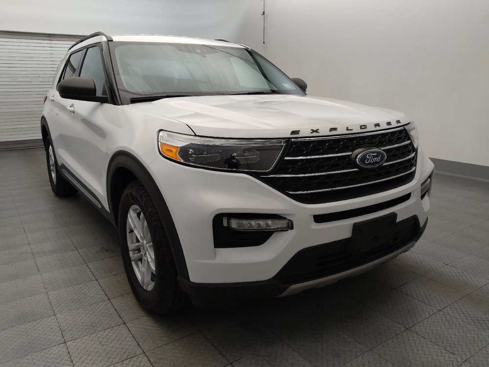 Used 2021 Ford Explorer XLT w/ Equipment Group 202A RWD image 13