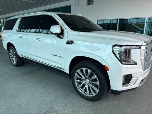 Used 2021 GMC Yukon XL Denali w/ Denali Premium Package AWD/4WD image 1