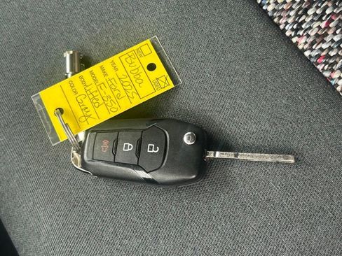 Used 2025 Ford F350 XLT w/ FX4 Off-Road Package image 32