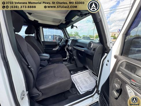 Used 2013 Jeep Wrangler Unlimited Sport w/ Connectivity Group AWD/4WD image 14