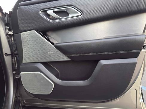 Used 2018 Land Rover Range Rover Velar R-Dynamic SE image 72