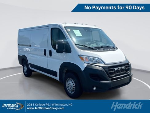 Used 2025 RAM ProMaster 2500 w/ Convenience Group FWD image 1