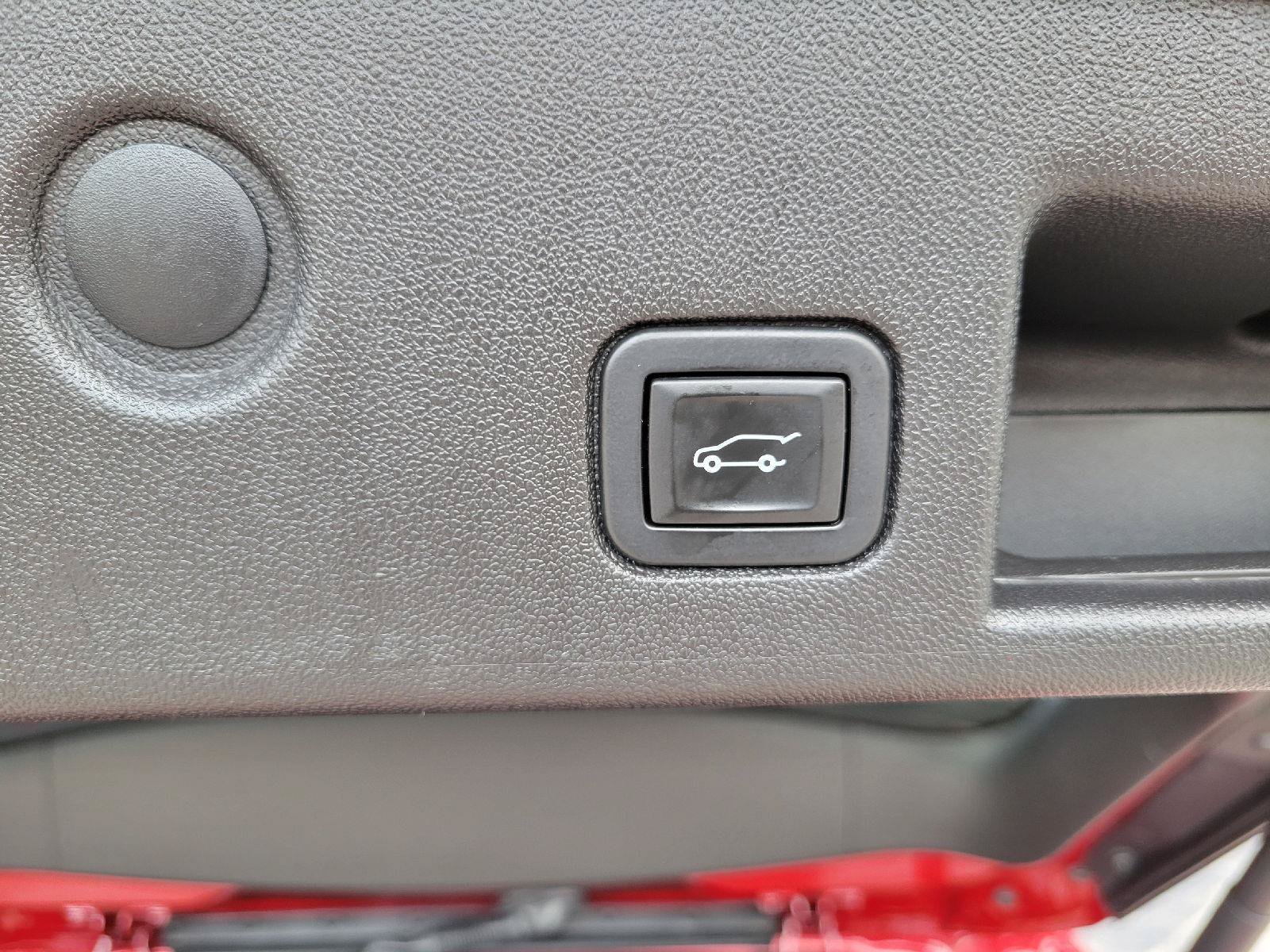 Used 2020 Chevrolet Equinox Premier FWD image 32