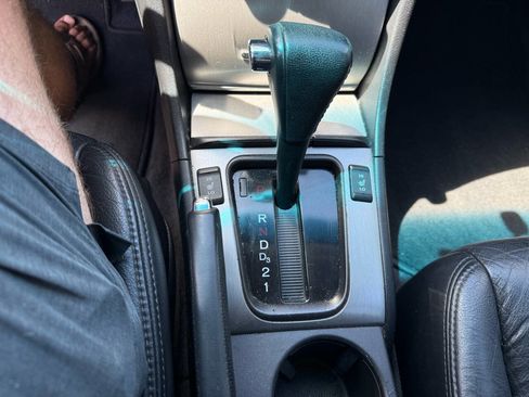 Used 2004 Honda Accord EX image 8