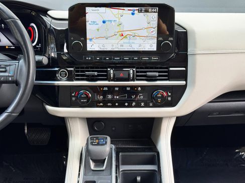 Used 2022 Nissan Pathfinder Platinum w/ Lighting Package (N93) FWD image 25