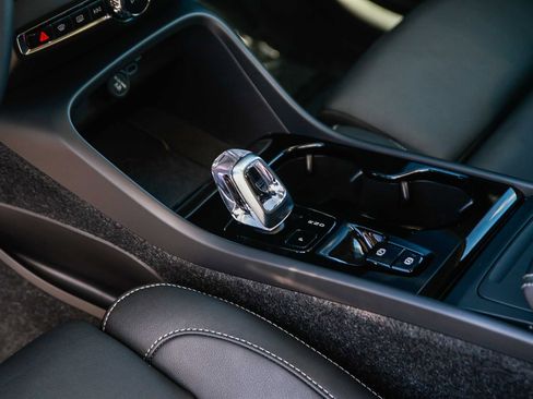 Used 2026 Volvo XC40 B5 Ultra w/ Climate Package image 22