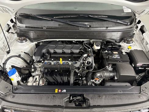 Used 2025 Hyundai Venue SEL FWD image 41