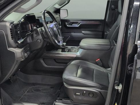 Used 2024 Chevrolet Silverado 1500 LTZ AWD/4WD image 9