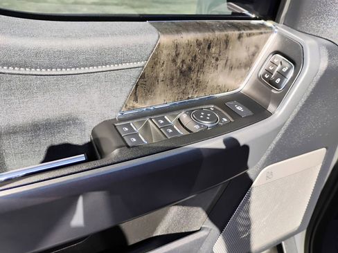 Used 2024 Ford F250 Lariat image 23