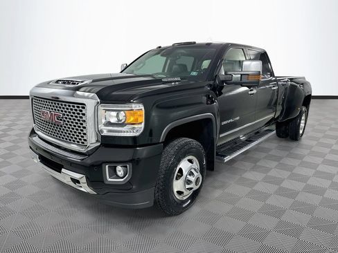 Used 2017 GMC Sierra 3500 Denali w/ Duramax Plus Package AWD/4WD image 3