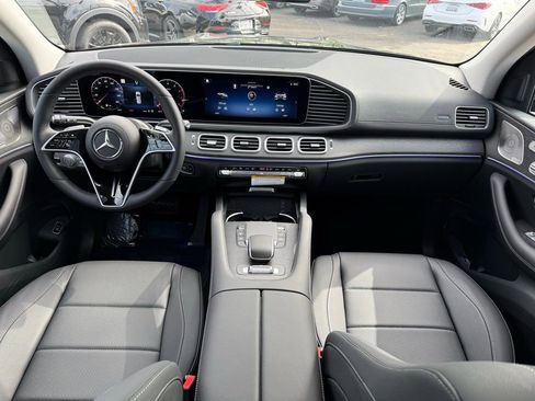 New 2026 Mercedes-Benz GLS 450 4MATIC image 11
