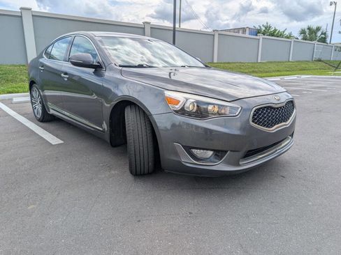 Used 2014 Kia Cadenza Premium image 2