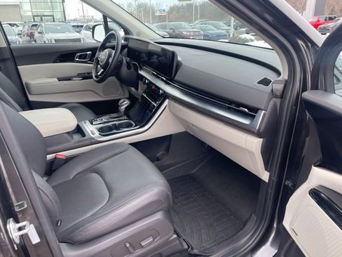 Certified 2024 Kia Carnival SX Prestige image 22