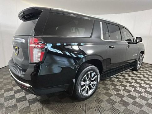 Used 2023 Chevrolet Suburban LT w/ LT Signature Plus Package AWD/4WD image 3
