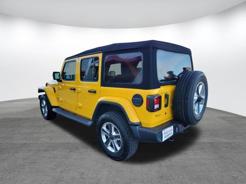 Used 2020 Jeep Wrangler Unlimited Sahara AWD/4WD image 7