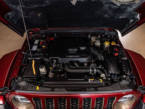 Used 2021 Jeep Gladiator Rubicon AWD/4WD image 34