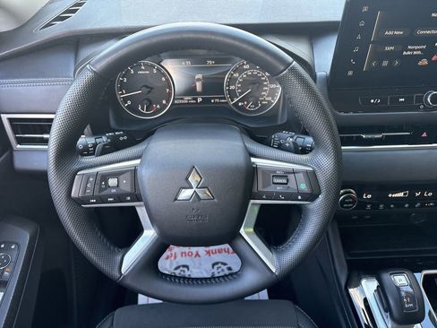 Used 2025 Mitsubishi Outlander SE AWD/4WD image 16