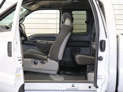 Used 2002 Ford F250 XLT image 93