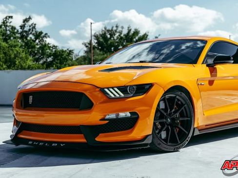 Used 2019 Ford Mustang Shelby GT350 w/ Technology Package image 42