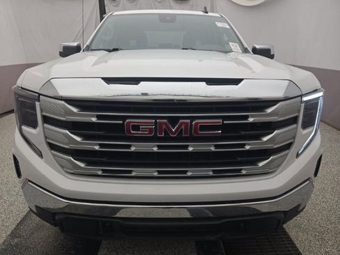 Used 2023 GMC Sierra 1500 SLE image 2