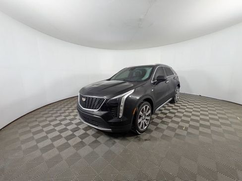 Used 2020 Cadillac XT4 Premium Luxury w/ Cold Weather Package image 29