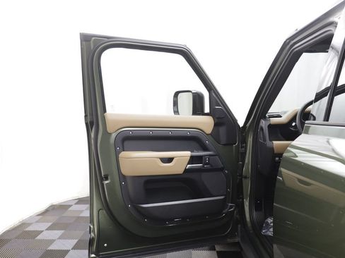 Certified 2026 Land Rover Defender 110 X-Dynamic SE AWD/4WD image 4