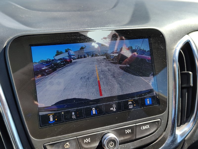 Used 2022 Chevrolet Equinox LT AWD/4WD image 12