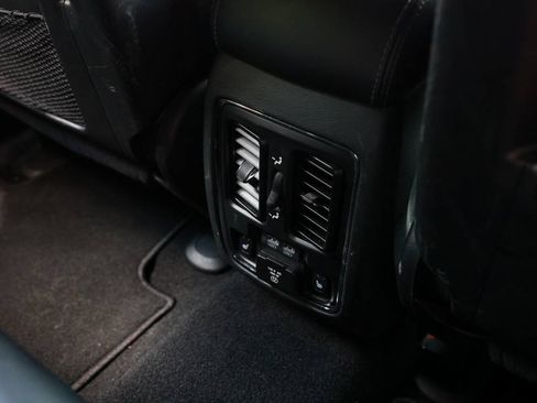 Used 2020 Jeep Grand Cherokee Overland RWD image 42