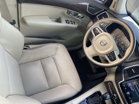 Used 2019 Volvo XC90 T5 Momentum w/ Protection Package Premier image 31