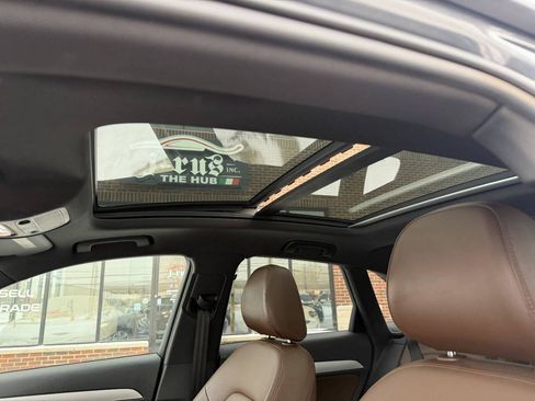 Used 2017 Audi Q3 2.0T Premium image 34