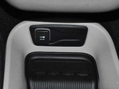 Certified 2024 Chrysler Pacifica Touring-L FWD image 14