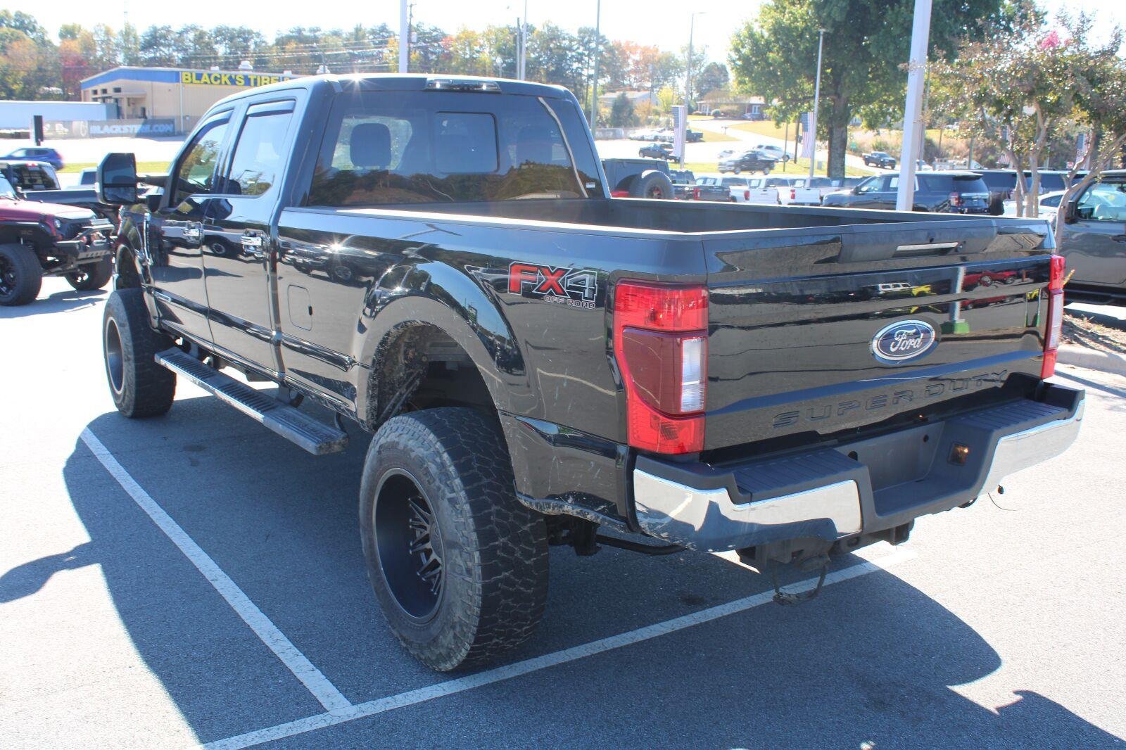 Used 2017 Ford F250 Lariat w/ Lariat Ultimate Package AWD/4WD image 8