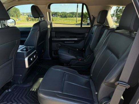 Used 2023 Ford Expedition XLT RWD image 25