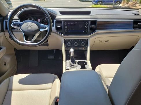 Used 2021 Volkswagen Atlas SE w/ Panoramic Sunroof Package FWD image 17