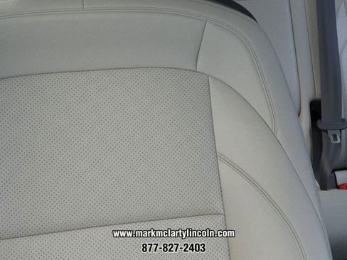 New 2026 Lincoln Nautilus Premier image 16