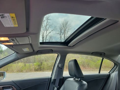 Used 2017 Honda Accord Touring image 28