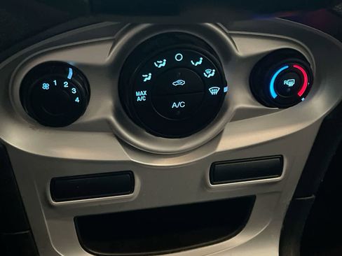 Used 2019 Ford Fiesta SE image 18