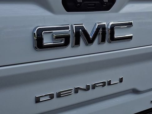New 2026 GMC Sierra 3500 Denali Ultimate AWD/4WD image 18