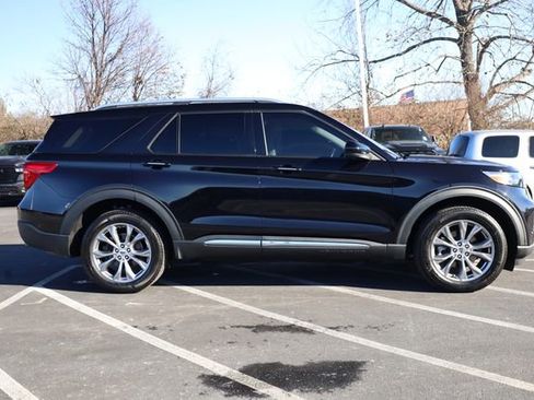 Used 2022 Ford Explorer Limited image 4