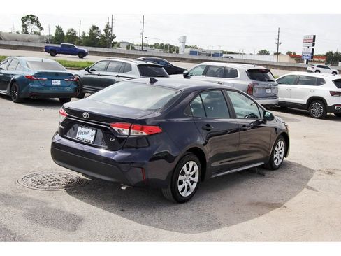 Used 2025 Toyota Corolla LE FWD image 7